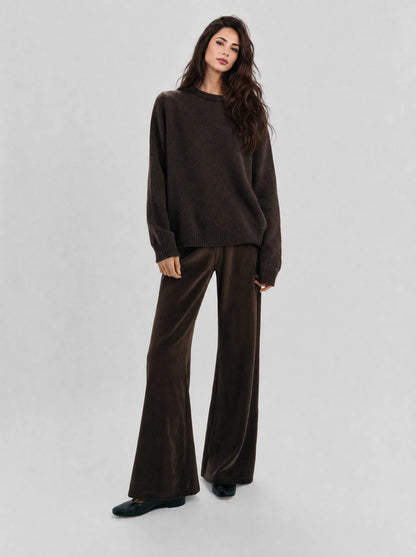 The Noir Pullover — Chocolate